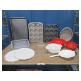 Kitchen Lot - Muffin Pans, Strainers & More
