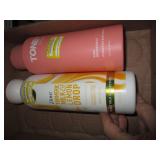 BODY WASH DOVE TURMERIC MILK & LEMON DROP & TONE