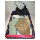 WOMENS ACCESSORY LOT - PURSES, MAKE-UP BAGS
