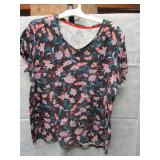 NEW WOMENS TOP XL BY CROFT & BARROW