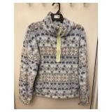 New No Boundaries womenï¿½s plush pullover size L