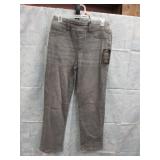 New Women's Jeans size 6P - DG2