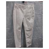New Women's Jeans size 4P - DG2