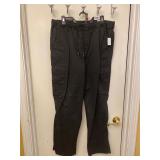 New No Boundaries menï¿½s cargo pants size L