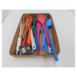 KITCHEN UTENSIL BOX LOT - ASSORTED