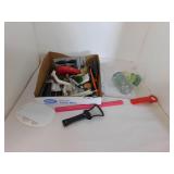 KITCHEN LOT- *MANY ITEMS *SCRAPERS, BOTTLE STOPPER