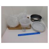 BAKING LOT - PANS, STORAGE CONTAINERS, MEASURE CUP