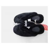NEW WOMENS SLIPPERS *SIZE 8 *UNIVERSAL THREADS