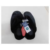 NEW WOMENS SLIPPERS *SIZE 9 *UNIVERSAL THREADS