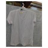 WOMENS CLASSIC MED V-NECK TEE *BOBBIE BROOKS NEW