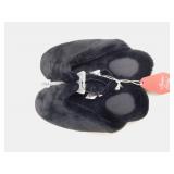 NEW WOMENS SLIPPERS *SIZE 9 *UNIVERSAL THREADS