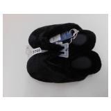 NEW WOMENS SLIPPERS *SIZE 6 *UNIVERSAL THREADS