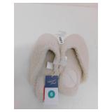 NEW WOMENS SLIPPERS SIZE 8 *UNIVERSAL THREADS