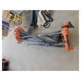 TRISTAND PIPE VISE FOR PIPE THREADING & CUTTING