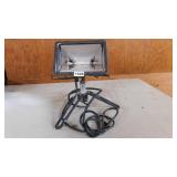 BULLDOG HALOGEN WORK LAMP & STAND