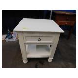 WOOD SIDE TABLE W*ORNATE FEET