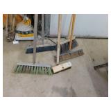 SHOP BROOM LOT