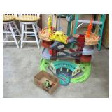 THOMAS & FRIENDS TRAINS & CRANES SUPER TOWER SET