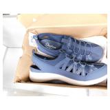Woamans Skechers Luxe Foam Size 8.5