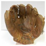 ROGER MARIS 1960'S SPALDING 42-135 BASEBALL GLOVE