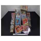 VINTAGE SPORTS CARD LOT WITH STARS. MIXED GRADE