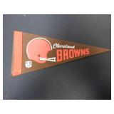 VINTAGE CLEVLAND BROWNS MINI PENNANT 9'