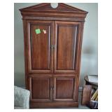 Wooden Cabinet, contents not included (bidder