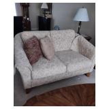 Sofa 1/2