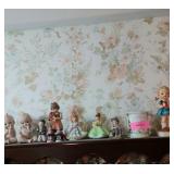 Collectibles, 1 shelf