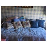 Twin Day Bed, Mattress and Linens incl