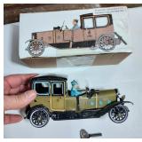 Vtg tin Windup Limousine Toy