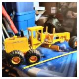 Jopn Deere 772B Collectible Grader