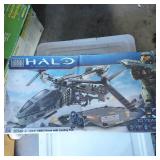 Mega Bloks Halo UNSC Falcom with Landing Pad,
