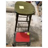 Stool Lot, needs repair