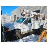1999 Ford F-450 XL Super Duty Regular Cab Bucket Truck