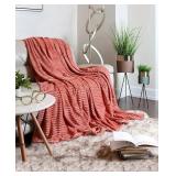 Nestl Cut Plush Lightweight Blanket