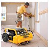R$419DEWALT 4.5-G Portable Electric Air Compressor