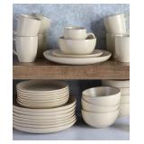 #52Gibson Home Rockaway 32pcs Dinnerware Set R$185