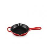 #26 Le Creuset Signature Cast Iron Skillet