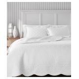#20 Charter Club Bailey Scallop 3-Piece Quilt Set