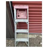 4 ft 200lb step ladder tricam