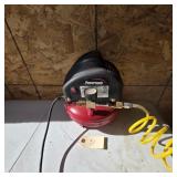 Powermate 1 gallon Air compressor with hose