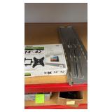 Inland 731S 14-42" Flat Panel TV/Monitor  Mount