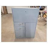 Metal cabinet with lock and keys. 42x29x18. Top