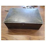 Cigar humidor 10x7x3