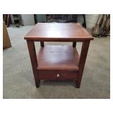 End table with drawer. 22ï¿½x20x20.