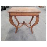 End table. Solid oak with drawer. 27ï¿½x27x16ï¿½
