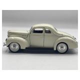 1940 Ford Deluxe Coupe  5 window 1:34