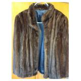Fur coat Unknown shoulders 16" sleeves 24"