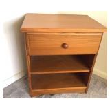 Nightstand 20.5 x 15 x 23.5"I